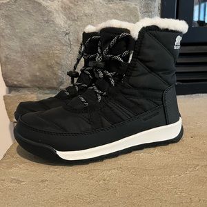 Sorel Whitney Youth 2 Never Worn